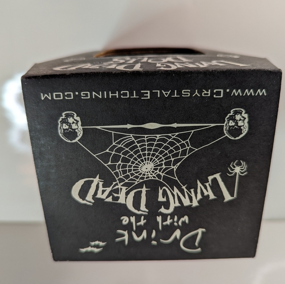 Living Dead Dolls by Mezco - Eggzorcist - Limited Edition 252/666 Etched Glass - Picture 11 of 11